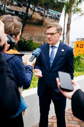 Johann Wadephul (CDU), Bundesaussenminister, gibt im Rahmen der Mercosur Konferenz der ARD ein Interview in Asuncion, 30.06.2026. Fotografiert im Auftrag des Auswaertigen Amtes (AA) Asuncion Paraguay *** Johann Wadephul (CDU), Federal Minister of Foreign Affairs, gives an interview to ARD in Asunción during the Mercosur Conference, June 30, 2026. Photographed on behalf of the Federal Foreign Office (AA) in Asunción, Paraguay. Copyright: xFelixxZahnx
