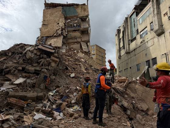 Search efforts continue at the Moises building in San Bernardino, Caracas CARACAS, VENEZUELA - JUNE 30: Venezuelan Civil Protection officials continue search and rescue operations in the Moises building in San Bernardino, where security and rescue agencies continue their efforts to locate and recover bodies in Caracas, Venezuela on June 30, 2026. Operations are still underway at the site. Julio Urribarri Anadolu Caracas Venezuela. Editorial use only. Please get in touch for any other usage.  Copyright: x2026xAnadoluxJulioxUrribarrix