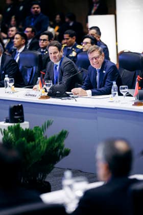 Johann Wadephul (CDU), Bundesaussenminister, aufgenommen im Rahmen der Mercosur Konferenz in Asuncion, 30.06.2026. Fotografiert im Auftrag des Auswaertigen Amtes (AA) Asuncion Paraguay *** Johann Wadephul (CDU), Federal Minister of Foreign Affairs, photographed during the Mercosur Conference in Asunción on June 30, 2026. Photographed on behalf of the Federal Foreign Office (AA) in Asunción, Paraguay. Copyright: xFelixxZahnx