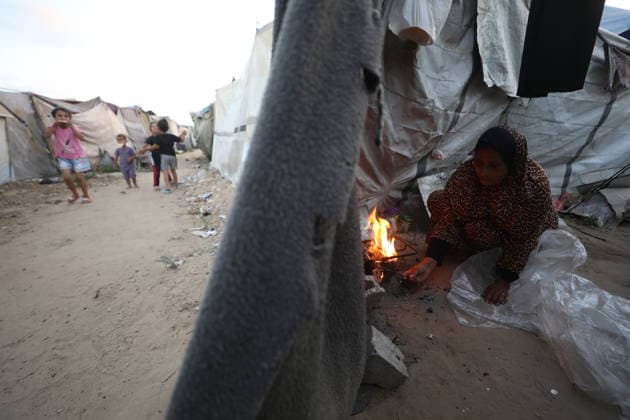 Displaced Palestinians endure harsh conditions in Deir al-Balah camp Displaced Palestinians live in worn-out tents clustered in Deir al-Balah, central Gaza Strip, on June 30, 2026. Hundreds of thousands of Palestinians continue to live in displacement camps and temporary shelters amid severe shortages of food, water, and basic services as the war continues. Photo by Hassan al-Jedi apaimages Nusairat Gaza Strip Palestinian Territory 300626_Deir_al-Balah_HJ_00(15).jpeg Copyright: xapaimagesxHassanxal-Jedixx xapaimagesx