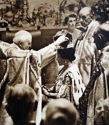 RECORD DATE NOT STATED Queen Elizabeth (later the Queen Mother) at the coronation of King George VI in 1937 Queen Elizabeth (later the Queen Mother) at the coronation of King George VI in 1937 Editorial use only. All other uses to be cleared with the copyright owner (World History Archive), in advance., WHA_142_0418.jpg, Queen Elizabeth; Queen Mother; coronation; King George VI; 1937; royal family; British monarchy; historical event; formal attire; ceremonial dress; British history; royal occasion; royal event; British royalty; royal coronation; royal ceremony; royal procession; royal guests; royal attendees; royal outfit; royal headwear; royal jewels; royal accessories; royal regalia; royal robes; royal crown; royal scepter; royal orb; roy Copyright: xx
