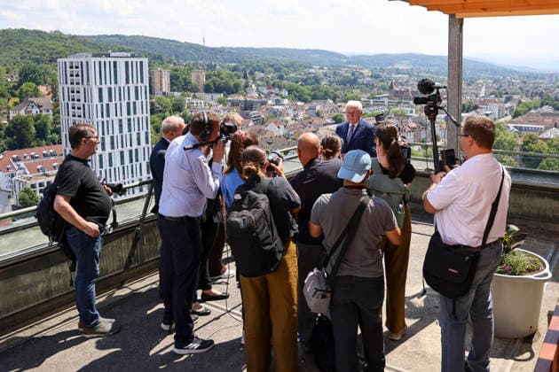 Frank-Walter Steinmeier beim O-Ton , Deutschland, Bundespräsident Frank-Walter Steinmeier, Format Ortszeit Deutschland, O-Ton des Bundespräsidenten, 30.06.2026, Lörrach Dachterrasse Rathaus Baden-Württemberg Deutschland *** Frank Walter Steinmeier in original audio, Germany, Federal President Frank Walter Steinmeier, format: local time in Germany, original audio of the Federal President, June 30, 2026, Lörrach, rooftop terrace of City Hall, Baden-Württemberg, Germany Copyright: xGrantxHubbsx