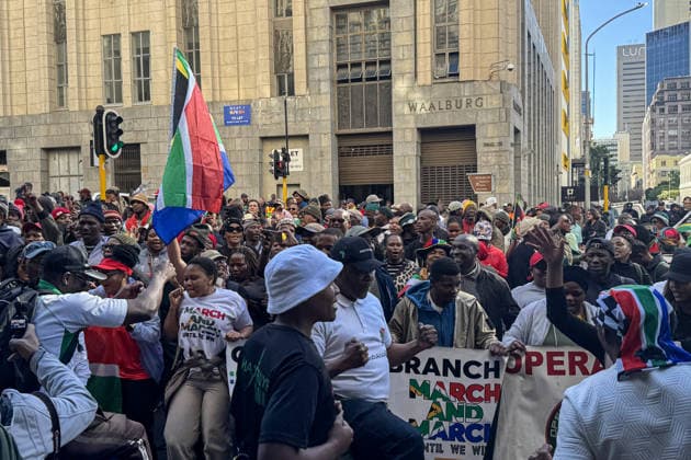 Anti-migrant protest held in Cape Town CAPE TOWN, SOUTH AFRICA - JUNE 30: An anti-migrant group of approximately 300 people gathers in front of the Western Cape Provincial Parliament building on Wale Street to stage a protest in Cape Town, South Africa on June 30, 2026. Protesters, including members of the anti-migrant movements Operation Dudula and March and March, called on the government to take stricter measures regarding border security, unemployment, and undocumented migrants. The demonstration ended without incident under security measures taken by the police. Murat Ozgur Guvendik Anadolu Cape Town South Africa. Editorial use only. Please get in touch for any other usage.  Copyright: x2026xAnadoluxMuratxOzgurxGuvendikx