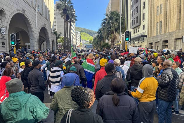 Anti-migrant protest held in Cape Town CAPE TOWN, SOUTH AFRICA - JUNE 30: An anti-migrant group of approximately 300 people gathers in front of the Western Cape Provincial Parliament building on Wale Street to stage a protest in Cape Town, South Africa on June 30, 2026. Protesters, including members of the anti-migrant movements Operation Dudula and March and March, called on the government to take stricter measures regarding border security, unemployment, and undocumented migrants. The demonstration ended without incident under security measures taken by the police. Murat Ozgur Guvendik Anadolu Cape Town South Africa. Editorial use only. Please get in touch for any other usage.  Copyright: x2026xAnadoluxMuratxOzgurxGuvendikx