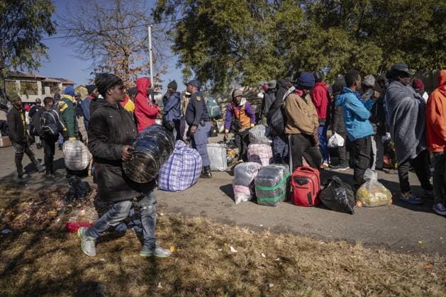 Migrants seek repatriation at Malawi Consulate in Johannesburg after unrest JOHANNESBURG, SOUTH AFRICA - JUNE 30: A group of Malawian undocumented migrants gather in front of the Malawian Consulate building to prepare for their return home by buses following a resurgence of xenophobic attacks and anti-migrant protests in Johannesburg, South Africa on June 30, 2026. Ihsaan Haffejee Anadolu Johannesburg South Africa. Editorial use only. Please get in touch for any other usage.  Copyright: x2026xAnadoluxIhsaanxHaffejeex