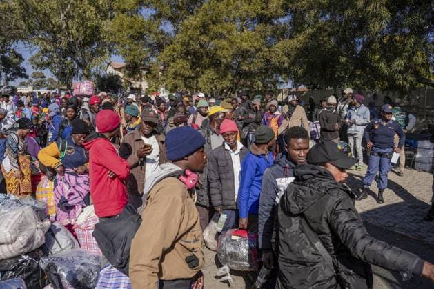 Migrants seek repatriation at Malawi Consulate in Johannesburg after unrest JOHANNESBURG, SOUTH AFRICA - JUNE 30: A group of Malawian undocumented migrants gather in front of the Malawian Consulate building to prepare for their return home by buses following a resurgence of xenophobic attacks and anti-migrant protests in Johannesburg, South Africa on June 30, 2026. Ihsaan Haffejee Anadolu Johannesburg South Africa. Editorial use only. Please get in touch for any other usage.  Copyright: x2026xAnadoluxIhsaanxHaffejeex