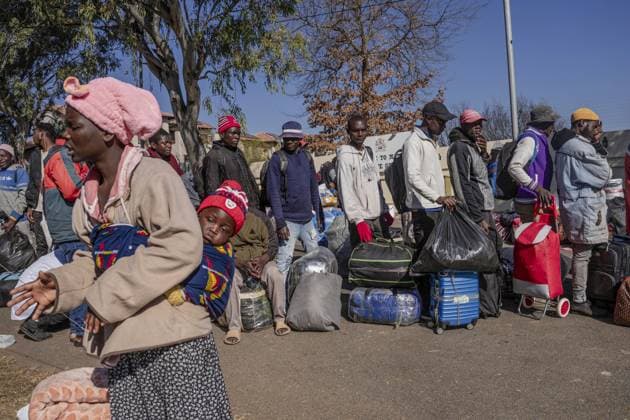 Migrants seek repatriation at Malawi Consulate in Johannesburg after unrest JOHANNESBURG, SOUTH AFRICA - JUNE 30: A group of Malawian undocumented migrants gather in front of the Malawian Consulate building to prepare for their return home by buses following a resurgence of xenophobic attacks and anti-migrant protests in Johannesburg, South Africa on June 30, 2026. Ihsaan Haffejee Anadolu Johannesburg South Africa. Editorial use only. Please get in touch for any other usage.  Copyright: x2026xAnadoluxIhsaanxHaffejeex