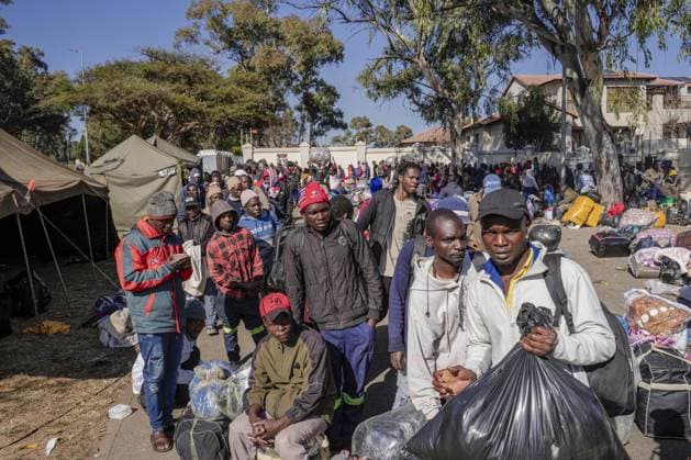 Migrants seek repatriation at Malawi Consulate in Johannesburg after unrest JOHANNESBURG, SOUTH AFRICA - JUNE 30: A group of Malawian undocumented migrants gather in front of the Malawian Consulate building to prepare for their return home by buses following a resurgence of xenophobic attacks and anti-migrant protests in Johannesburg, South Africa on June 30, 2026. Ihsaan Haffejee Anadolu Johannesburg South Africa. Editorial use only. Please get in touch for any other usage.  Copyright: x2026xAnadoluxIhsaanxHaffejeex