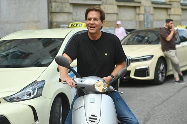 Thomas HEINZE (Schauspieler), sitzt auf seiner Vespa, Einzelbild,angeschnittenes Einzelmotiv,Halbfigur,halbe Figur, ZDF Empfang Get Together Orange Hour in H ugo s Bar anlaesslich Filmfest Muenchen am 30.06.2026. *** Thomas HEINZE, actor, sitting on his Vespa; single frame, cropped close-up, half-length shot; ZDF Reception Get-Together Orange Hour at Hugo s Bar during the Munich Film Festival on June 30, 2026