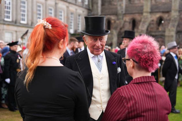 King visits Scotland for Holyrood Week, 30 June 2026 King Charles III talks with guests during a Garden Party in the gardens of the Palace of Holyroodhouse in Edinburgh, as part of the King s visit to Scotland for Holyrood Week. Picture date: Tuesday June 30, 2026., Credit:Aaron Chown PA ROTA - B68 Avalon Edinburgh, United Kingdom  Copyright: xAaronxChownx xPAxROTAx-xB68x xAvalonx 1113591059