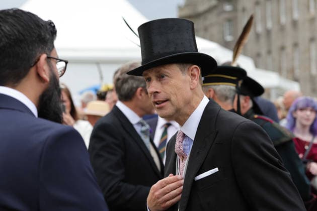 King visits Scotland for Holyrood Week, 30 June 2026 The Duke of Edinburgh speaking to guests during a Garden Party in the gardens of the Palace of Holyroodhouse in Edinburgh, as part of the King s visit to Scotland for Holyrood Week. Picture date: Tuesday June 30, 2026., Credit:Steve Welsh PA ROTA - B68 Avalon Edinburgh, United Kingdom  Copyright: xStevexWelshx xPAxROTAx-xB68x xAvalonx 1113591383