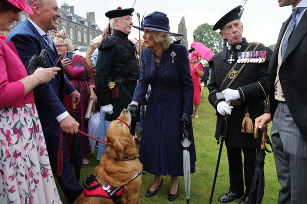 King visits Scotland for Holyrood Week, 30 June 2026 Queen Camilla speaking to guests during a Garden Party in the gardens of the Palace of Holyroodhouse in Edinburgh, as part of the King s visit to Scotland for Holyrood Week. Picture date: Tuesday June 30, 2026., Credit:Steve Welsh PA ROTA - B68 Avalon Edinburgh, United Kingdom  Copyright: xStevexWelshx xPAxROTAx-xB68x xAvalonx 1113591465