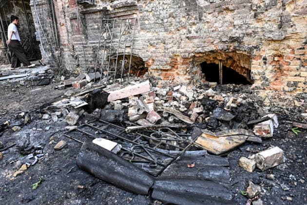 Russian attack historical centre of Zaporizhzhia with drone Rubble covers the ground at a building after a Russian drone strike, Zaporizhzhia, Ukraine, June 30, 2026. On Tuesday, June 30, a Russian drone struck Zaporizhzhia, hitting the historic part of the city and damaging cultural heritage sites of local importance. The blast wave damaged cars, the Leshchynskyi House, the Zaporizhzhia Choral Synagogue (Leshchynskyi Synagogue), and the Pashutin family house., Credit:Dmytro Smolienko Ukrinform Avalon Ukraine, Zaporizhzhia  Copyright: xDmytroxSmolienkox xUkrinformx xAvalonx 1113588327