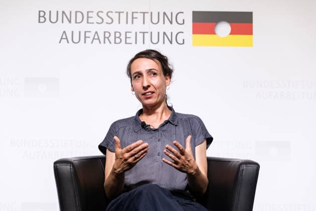 Sabine Stach vom Leibnitz-Institut für Geschichte und Kultur des ostlichen Europa (L) bei der Veranstaltung und Podiumsdiskussion Wenn Widerspruch nötig wird: Kirche, Protest und Verantwortung von der DDR bis heute bei der Bundesstiftung zur Aufarbeitung der SED-Diktatur in Berlin am 23. Juni 2026. Wenn Widerspruch nötig wird: Kirche, Protest und Verantwortung von der DDR bis heute - Veranstaltung Bundesstiftung zur Aufarbeitung der SED-Diktatur