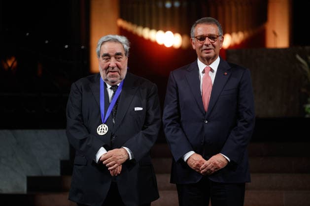 Presentation of the UIA Gold Medal to Architect Soto de Moura in Barcelona Portuguese architect Soto de Moura and Portuguese President António José Seguro, after the former received the UIA Gold Medal at the Basilica of the Sagrada Família, on June 30, 2026, in Barcelona, Catalonia, Spain. Souto de Moura has been awarded the 2026 UIA Gold Medal, the highest honor awarded by the International Union of Architects for a lifetime of professional achievement. This triennial award, established in 1984, recognizes figures who have made exceptional contributions to the development of architecture. JUNE 30, 2026 Kike Rincó Barcelona, Catalonia, Spain  Copyright: xKikexRinconx 7634422