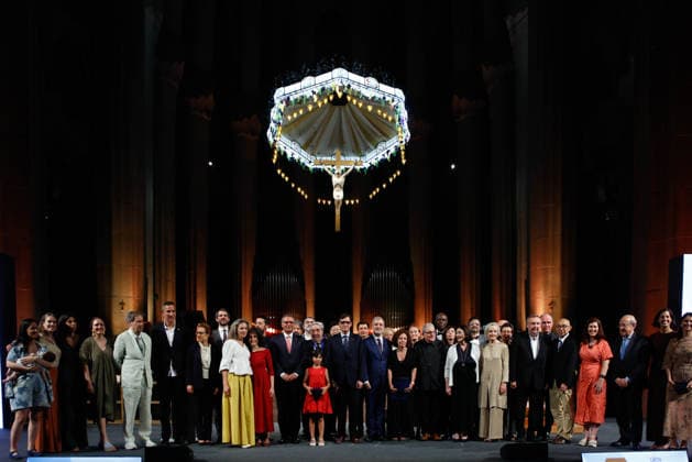Presentation of the UIA Gold Medal to architect Soto de Moura in Barcelona Group photo taken during the presentation of the UIA Gold Medal to Portuguese architect Soto de Moura at the Basilica of the Sagrada Família on June 30, 2026, in Barcelona, Catalonia, Spain. Souto de Moura has been awarded the 2026 UIA Gold Medal, the International Union of Architects’ highest honor for a lifetime of professional achievement. This triennial award, established in 1984, recognizes individuals who have made exceptional contributions to the development of architecture. JUNE 30, 2026 Kike Rincó Barcelona, Catalonia, Spain  Copyright: xKikexRinconx 7634431