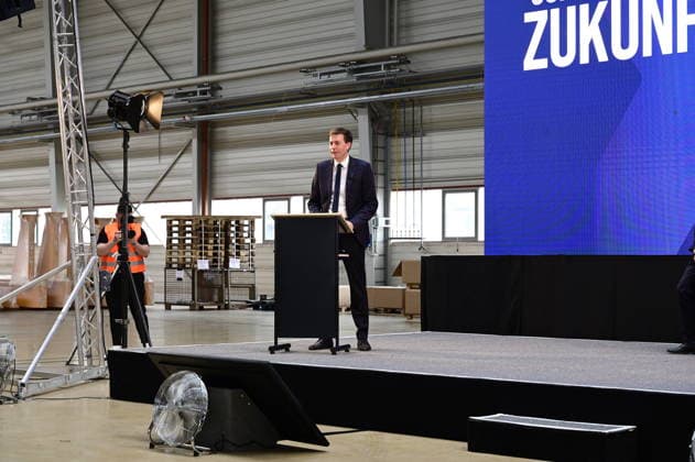 Florian Hohenwarter CEO KNDS Deutschland. Im Rahmen des Besuchs des Ministerpräsidenten wird ein Überblick über die Transformation des Standorts gegeben. Görlitz, 30.06.2026 *** Florian Hohenwarter, CEO of KNDS Germany: As part of the Minister President’s visit, an overview of the site’s transformation will be provided. Görlitz, June 30, 2026 Copyright: xMatthiasxWehnertx