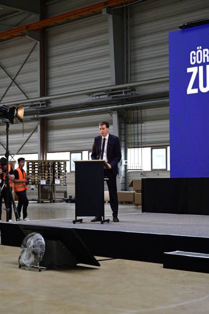 Florian Hohenwarter CEO KNDS Deutschland. Im Rahmen des Besuchs des Ministerpräsidenten wird ein Überblick über die Transformation des Standorts gegeben. Görlitz, 30.06.2026 *** Florian Hohenwarter, CEO of KNDS Germany: As part of the Minister President’s visit, an overview of the site’s transformation will be presented. Görlitz, June 30, 2026 Copyright: xMatthiasxWehnertx