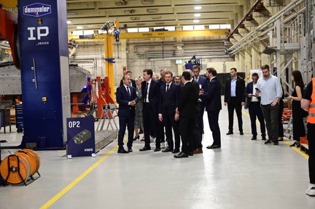KNDS Werk Görlitz. Fertigungshalle GTK Boxer, Sanitätsfahrzeug (sgSanKfz) der Bundeswehr. Florian Hohenwarter CEO KNDS Deutschland; Ministerpräsident Michael Kretschmer; Standortleiter Enrico Blocksdorf. Im Rahmen des Besuchs des Ministerpräsidenten wird ein Überblick über die Transformation des Standorts gegeben. Görlitz, 30.06.2026 *** KNDS Görlitz Plant, GTK Boxer Production Hall, Bundeswehr sgSanKfz Medical Vehicle Florian Hohenwarter, CEO of KNDS Germany; Minister President Michael Kretschmer; Site Manager Enrico Blocksdorf. As part of the Minister President’s visit, an overview of the site’s transformation will be provided. Görlitz, June 30, 2026 Copyright: xMatthiasxWehnertx