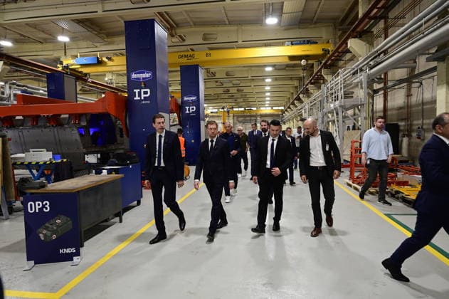 KNDS Werk Görlitz. Fertigungshalle GTK Boxer, Sanitätsfahrzeug (sgSanKfz) der Bundeswehr. Florian Hohenwarter CEO KNDS Deutschland; Ministerpräsident Michael Kretschmer; Standortleiter Enrico Blocksdorf. Im Rahmen des Besuchs des Ministerpräsidenten wird ein Überblick über die Transformation des Standorts gegeben. Görlitz, 30.06.2026 *** KNDS Görlitz Plant, GTK Boxer production hall, Bundeswehr sgSanKfz medical vehicle; Florian Hohenwarter, CEO of KNDS Germany; Minister President Michael Kretschmer; Site Manager Enrico Blocksdorf. As part of the Minister President’s visit, an overview of the site’s transformation will be provided. Görlitz, June 30, 2026 Copyright: xMatthiasxWehnertx
