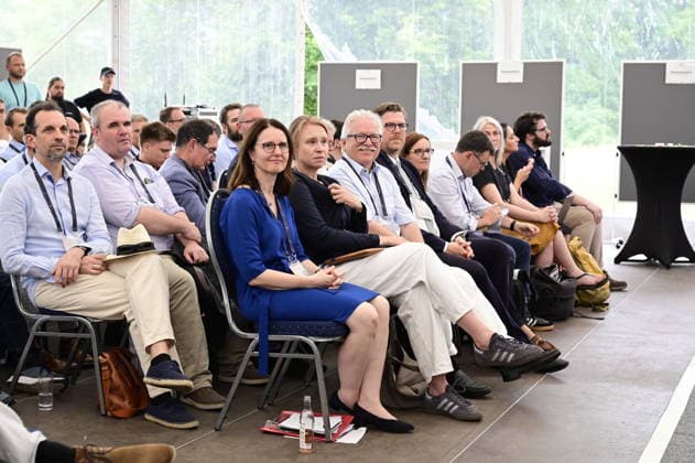 Staatssekretärin Prof. Dr. Heike Graßmann, Günther Hasinger und Benedikt Hummel bei der Netzwerkveranstaltung Das DZA ein neuer Akteur in der sächsischen Forschungslandschaft des Deutschen Zentrums für Astrophysik im Kahlbaum-Areal. Görlitz, 30.06.2026 *** State Secretary Prof. Dr. Heike Graßmann, Günther Hasinger, and Benedikt Hummel at the networking event The DZA: A New Player in Saxony’s Research Landscape, hosted by the German Center for Astrophysics at the Kahlbaum Areal in Görlitz, June 30, 2026 Copyright: xMatthiasxWehnertx