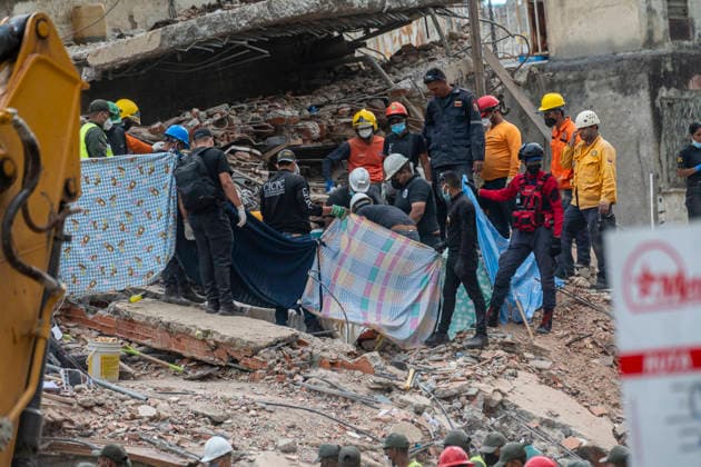 June 30, 2026, Caracas, Miranda, Venezuela: Firefighters, forensic police, and rescue workers are searching for victims in the Santa Rita building in the San Bernardino parish of Caracas...Caracas, Venezuela, was hit by two powerful earthquakes. June, 30, 2026 Caracas Venezuela - ZUMAv125 20260630_zip_v125_020 Copyright: xJimmyxVillaltax