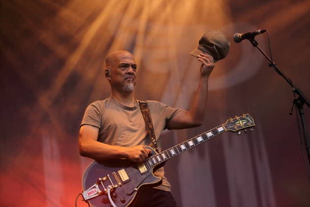 Joey Santiago von der Band Pixies bei einem Konzert in der Zitadelle Spandau in Berlin, 30. Juni 2026. Pixies Konzert Berlin *** Joey Santiago of the band Pixies at a concert at the Spandau Citadel in Berlin, June 30, 2026 Pixies Concert Berlin
