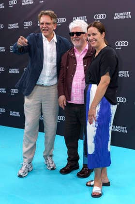 Christoph Gröner, Pedro Almodovar und Julia Weigl bei der Premiere des Kinofilms Bitteres Fest Amarga Navidad Bitter Christmas auf dem 43. Filmfest München 2026 im Deutschen Theater. München, 30.06.2026 *** Christoph Gröner, Pedro Almodóvar, and Julia Weigl at the premiere of the film *Bitteres Fest Amarga Navidad Bitter Christmas* at the 43rd Munich Film Festival in 2026 at the Deutsches Theater in Munich, June 30, 2026 Foto:xN.xKolinzx xFuturexImagex fest_6621