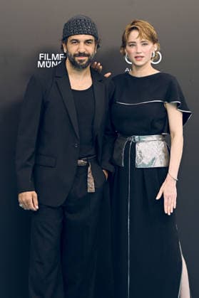Elyas M Barek und Haley Bennett bei der Premiere des Kinofilms Virginia Woolf s Night & Day auf dem 43. Filmfest München 2026 in der Hochschule für Fernsehen und Film. München, 30.06.2026 *** Elyas M. Barek and Haley Bennett at the premiere of the film *Virginia Woolf s Night Day* at the 43rd Munich Film Festival in 2026 at the University of Television and Film Munich, June 30, 2026 Foto:xB.xGillmannx xFuturexImagex woolf_6612