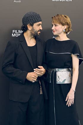 Elyas M Barek und Haley Bennett bei der Premiere des Kinofilms Virginia Woolf s Night & Day auf dem 43. Filmfest München 2026 in der Hochschule für Fernsehen und Film. München, 30.06.2026 *** Elyas M. Barek and Haley Bennett at the premiere of the film *Virginia Woolf s Night Day* at the 43rd Munich Film Festival in 2026 at the University of Television and Film Munich, June 30, 2026 Foto:xB.xGillmannx xFuturexImagex woolf_6613