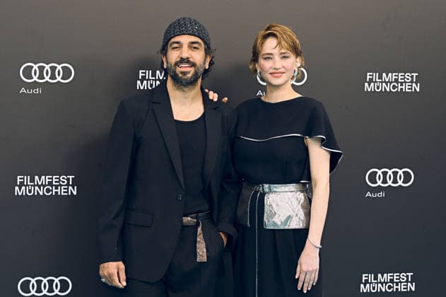 Elyas M Barek und Haley Bennett bei der Premiere des Kinofilms Virginia Woolf s Night & Day auf dem 43. Filmfest München 2026 in der Hochschule für Fernsehen und Film. München, 30.06.2026 *** Elyas M. Barek and Haley Bennett at the premiere of the film *Virginia Woolf s Night Day* at the 43rd Munich Film Festival in 2026 at the University of Television and Film Munich, June 30, 2026 Foto:xB.xGillmannx xFuturexImagex woolf_6617