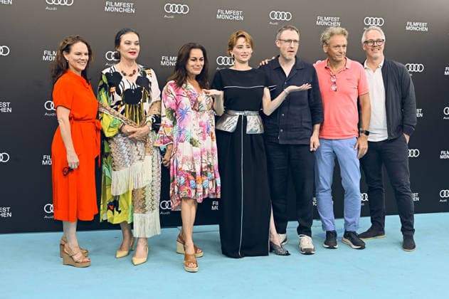 Haley Bennett mit Cast und Team bei der Premiere des Kinofilms Virginia Woolf s Night & Day auf dem 43. Filmfest München 2026 in der Hochschule für Fernsehen und Film. München, 30.06.2026 *** Haley Bennett with the cast and crew at the premiere of the feature film *Virginia Woolf s Night Day* at the 43rd Munich Film Festival 2026 at the University of Television and Film Munich, June 30, 2026 Foto:xB.xGillmannx xFuturexImagex woolf_6631