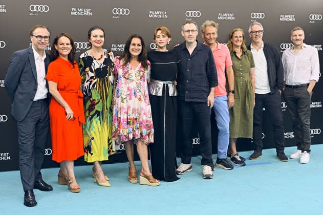 Haley Bennett mit Cast und Team bei der Premiere des Kinofilms Virginia Woolf s Night & Day auf dem 43. Filmfest München 2026 in der Hochschule für Fernsehen und Film. München, 30.06.2026 *** Haley Bennett with the cast and crew at the premiere of the feature film *Virginia Woolf s Night Day* at the 43rd Munich Film Festival 2026 at the University of Television and Film Munich, June 30, 2026 Foto:xB.xGillmannx xFuturexImagex woolf_6635