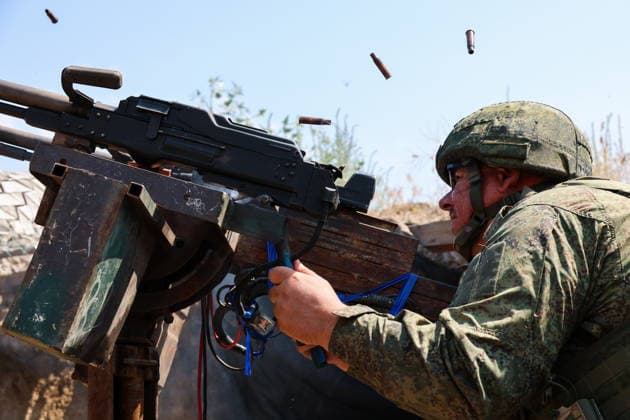 RUSSIA, ZAPOROZHYE REGION - JUNE 30, 2026: A serviceman of Russia s Dnepr Group of Forces conducts air surveillance on the Zaporozhye front of Russia s special military operation. Alexander Polegenko TASS  94533095