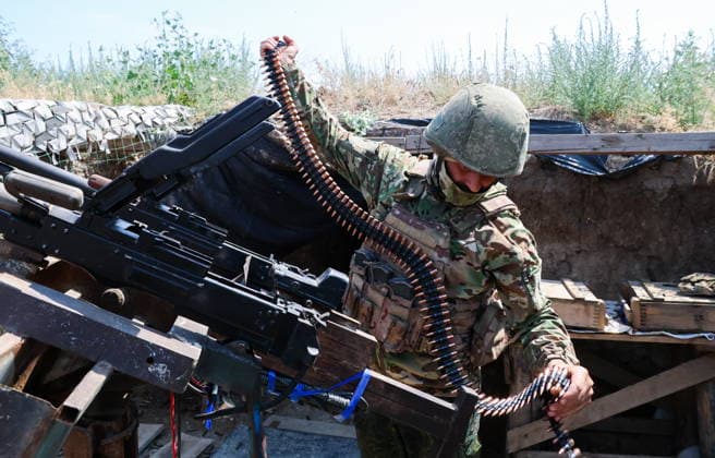 RUSSIA, ZAPOROZHYE REGION - JUNE 30, 2026: A serviceman of Russia s Dnepr Group of Forces conducts air surveillance on the Zaporozhye front of Russia s special military operation. Alexander Polegenko TASS  94533101