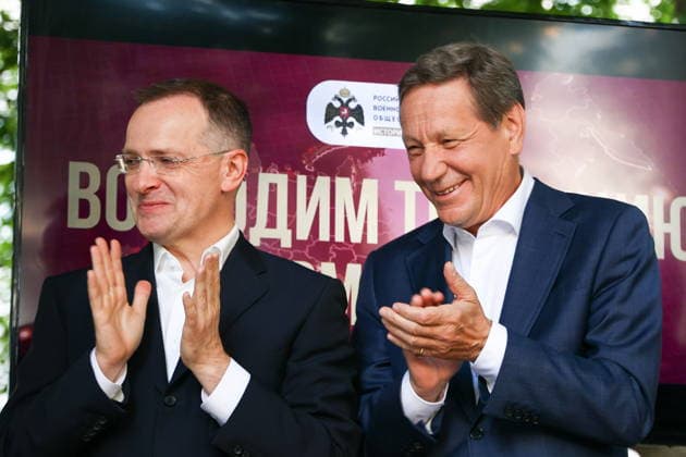 RUSSIA, MOSCOW - JUNE 30, 2026: Vladimir Medinsky (L), Aide to the President of Russia, and Alexander Zhukov, First Vice Speaker of the Russian State Duma, attend the Moscow Chess Tournament of Generations as part of Summer in Moscow on Gogolevsky Boulevard. Alyona Bzhakhova TASS  94533795