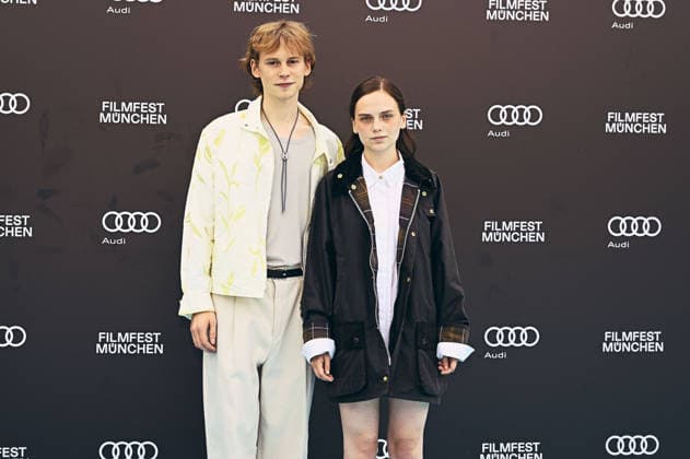 Philip Günsch und Mariella Aumann bei der Premiere des ARD-Films Chamäleon auf dem 43. Filmfest München 2026 in der Hochschule für Fernsehen und Film. München, 30.06.2026 *** Philip Günsch and Mariella Aumann at the premiere of the ARD film *Chamäleon* at the 43rd Munich Film Festival 2026 at the University of Television and Film Munich, June 30, 2026 Foto:xB.xGillmannx xFuturexImagex chamaeleon_6614