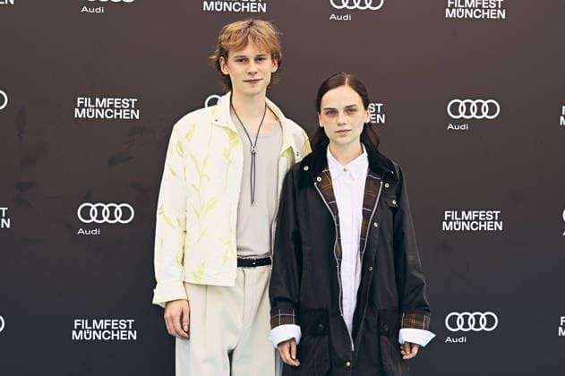 Philip Günsch und Mariella Aumann bei der Premiere des ARD-Films Chamäleon auf dem 43. Filmfest München 2026 in der Hochschule für Fernsehen und Film. München, 30.06.2026 *** Philip Günsch and Mariella Aumann at the premiere of the ARD film *Chamäleon* at the 43rd Munich Film Festival 2026 at the University of Television and Film Munich, June 30, 2026 Foto:xB.xGillmannx xFuturexImagex chamaeleon_6615