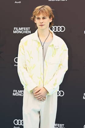 Philip Günsch bei der Premiere des ARD-Films Chamäleon auf dem 43. Filmfest München 2026 in der Hochschule für Fernsehen und Film. München, 30.06.2026 *** Philip Günsch at the premiere of the ARD film *Chamäleon* at the 43rd Munich Film Festival in 2026 at the University of Television and Film Munich, June 30, 2026 Foto:xB.xGillmannx xFuturexImagex chamaeleon_6616