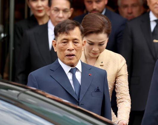 King Maha Vajiralongkorn and Queen Suthida of Thailand visiting the Museum of Decorative Arts in Paris King Maha Vajiralongkorn and Queen Suthida of Thailand visiting the Museum of Decorative Arts in Paris, France on June 30, 2026  Copyright: xDidierxFereyx