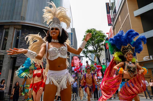 Dancers perform samba show summer festival in Seoul Dancers from Lotte World, a South Korean theme park, perform a samba show during a summer festival promotional event in the Myeongdong shopping district in Seoul, South Korea, on July 01, 2026. Seoul South Korea  Copyright: xMatrixxImagesx xJungxUi-Chelx