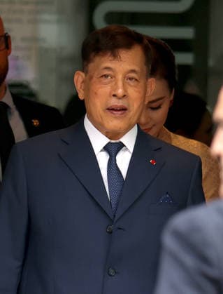 King Maha Vajiralongkorn and Queen Suthida of Thailand visiting the Museum of Decorative Arts in Paris King Maha Vajiralongkorn and Queen Suthida of Thailand visiting the Museum of Decorative Arts in Paris, France on June 30, 2026  Copyright: xDidierxFereyx