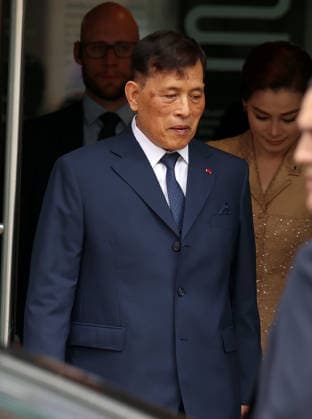 King Maha Vajiralongkorn and Queen Suthida of Thailand visiting the Museum of Decorative Arts in Paris King Maha Vajiralongkorn and Queen Suthida of Thailand visiting the Museum of Decorative Arts in Paris, France on June 30, 2026  Copyright: xDidierxFereyx