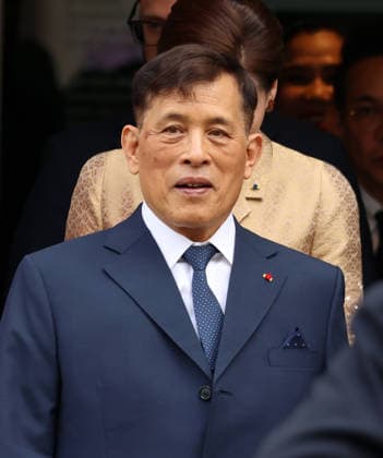 King Maha Vajiralongkorn and Queen Suthida of Thailand visiting the Museum of Decorative Arts in Paris King Maha Vajiralongkorn and Queen Suthida of Thailand visiting the Museum of Decorative Arts in Paris, France on June 30, 2026  Copyright: xDidierxFereyx