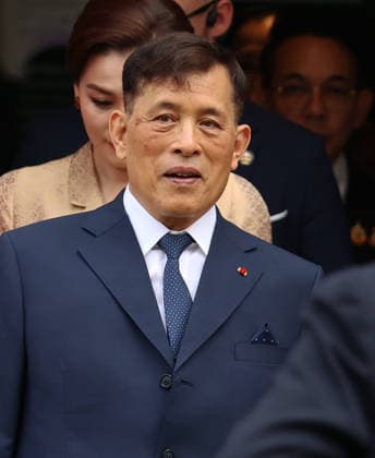 King Maha Vajiralongkorn and Queen Suthida of Thailand visiting the Museum of Decorative Arts in Paris King Maha Vajiralongkorn and Queen Suthida of Thailand visiting the Museum of Decorative Arts in Paris, France on June 30, 2026  Copyright: xDidierxFereyx