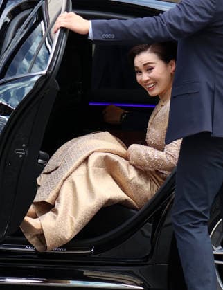 King Maha Vajiralongkorn and Queen Suthida of Thailand visiting the Museum of Decorative Arts in Paris King Maha Vajiralongkorn and Queen Suthida of Thailand visiting the Museum of Decorative Arts in Paris, France on June 30, 2026  Copyright: xDidierxFereyx