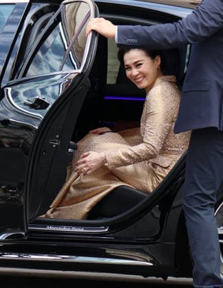 King Maha Vajiralongkorn and Queen Suthida of Thailand visiting the Museum of Decorative Arts in Paris King Maha Vajiralongkorn and Queen Suthida of Thailand visiting the Museum of Decorative Arts in Paris, France on June 30, 2026  Copyright: xDidierxFereyx