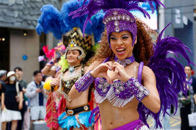 Dancers perform samba show summer festival in Seoul Dancers from Lotte World, a South Korean theme park, perform a samba show during a summer festival promotional event in the Myeongdong shopping district in Seoul, South Korea, on July 01, 2026. Seoul South Korea  Copyright: xMatrixxImagesx xJungxUi-Chelx