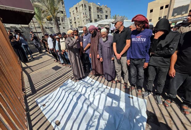 Mourners bid farewell to two Palestinians at Nasser Medical Complex Mourners bid farewell to the bodies of two Palestinians at Nasser Medical Complex in Khan Younis, southern Gaza Strip, on July 1, 2026, after they were killed in an Israeli airstrike that targeted a group of people near the Asdaa junction in the al-Mawasi area of Khan Younis the previous evening. Photo by Tariq Mohammad APA Images Khan Yunis Gaza Strip Palestinian Territory 010726_Khan_Yunis_TM_01(22) Copyright: xapaimagesxTariqxMohammad xapaimagesx