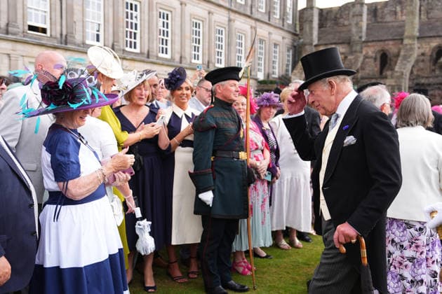 . 30 06 2026. Edinburgh, United Kingdom. King Charles III and Queen Camilla at a Garden Party in the gardens of the Palace of Holyroodhouse in Edinburgh, Scotland, United Kingdom.  xPoolx xi-Imagesx IIM-26875-0003